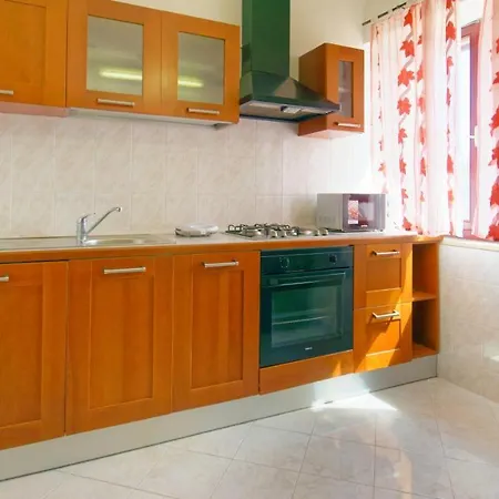 Villa Caffe La Parenzana Вишнян
