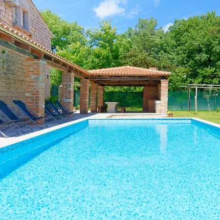 Villa Caffe La Parenzana * Вишнян